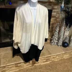 Accessory ST Black and White Cardigan Wrap